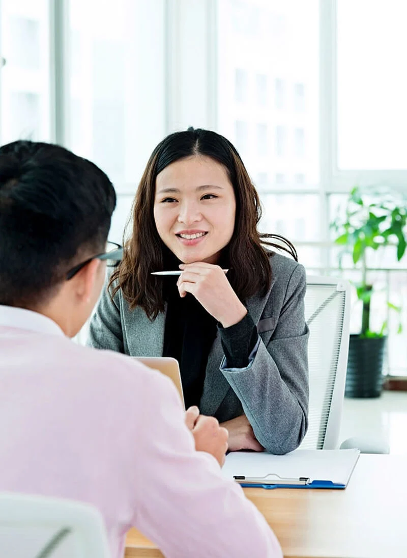 executive recruiter chatting