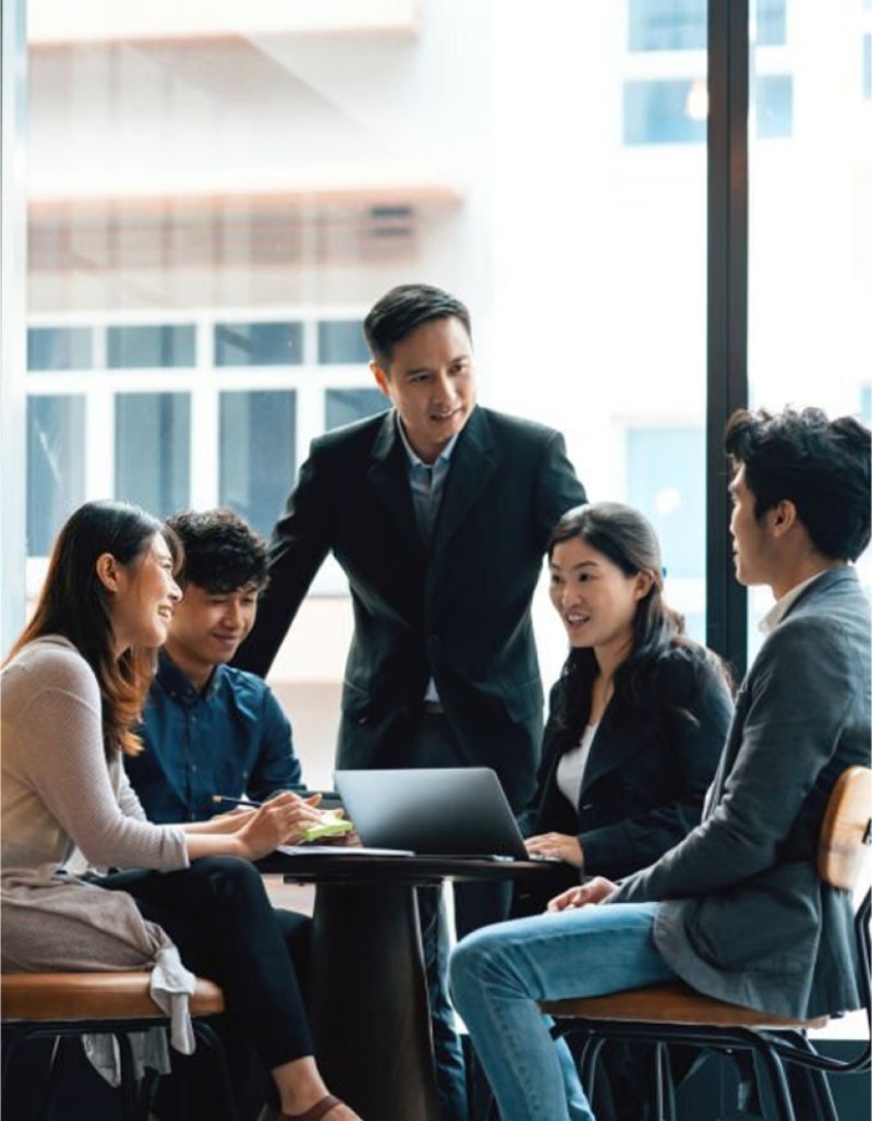 executive recruiter chatting